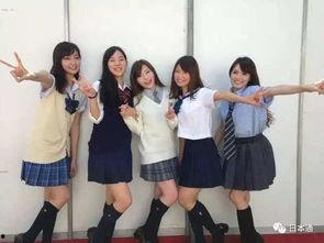 女生穿裙子吃瓜视频网站,女生裙子吃瓜，网络新潮流