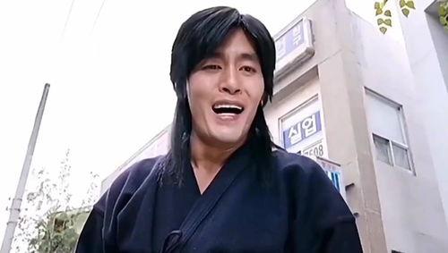 赵一鸣吃瓜原视频搞笑,笑料百出，欢乐无限！