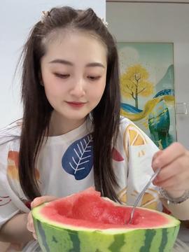 桂芬吃瓜视频,揭秘娱乐圈幕后故事