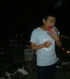 吃瓜群众的求婚视频,视频记录甜蜜瞬间